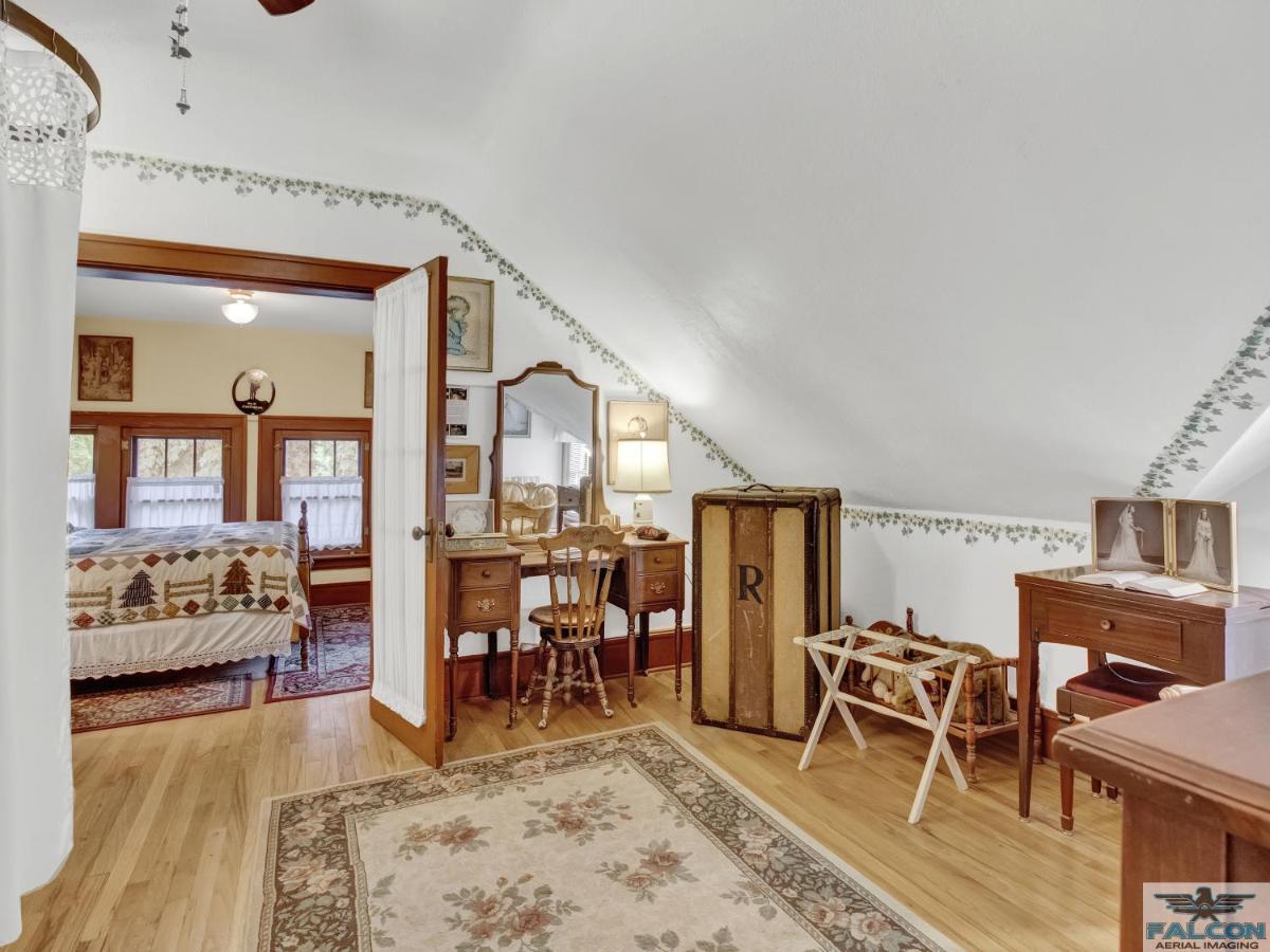 Robins Nest Bed & Breakfast Cody Luaran gambar